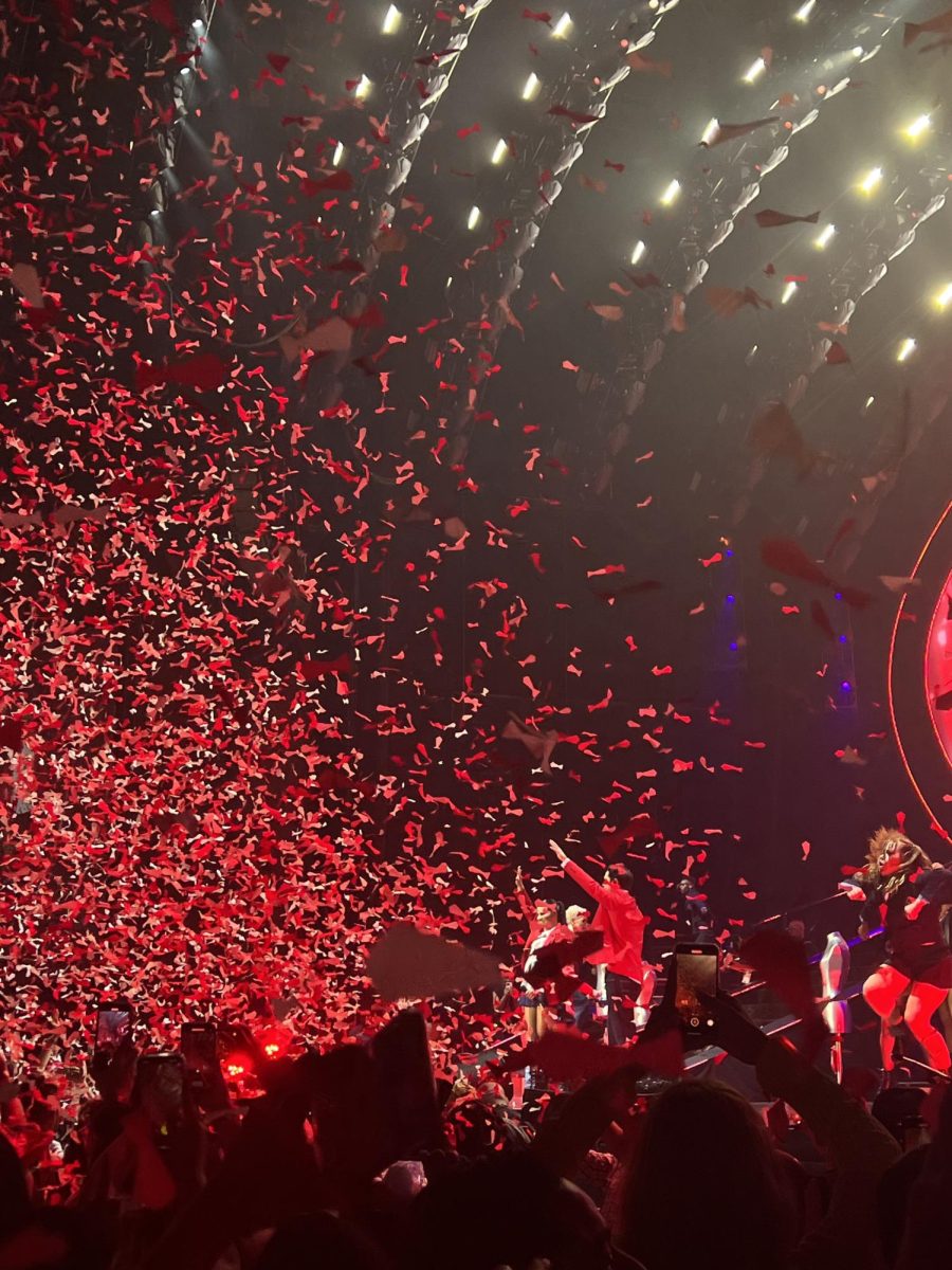 The venue ends with a confetti blast as the members walk to the back and wave goodbye to the audience.
“Thank you life for giving us this moment, thank you to the fans that waited 15 years to see us perform, we love and honor you. Remember to be a rebel and make your voices heard!” - RBD’s final message to the fans before departing