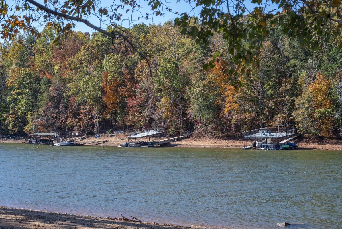 Boat+docks+rest+on+the+shore+Wednesday%2C+Nov.+1%2C+2023%2C+across+from+Longwood+Park+in+Gainesville+due+to+low+water+levels+on+Lake+Lanier.