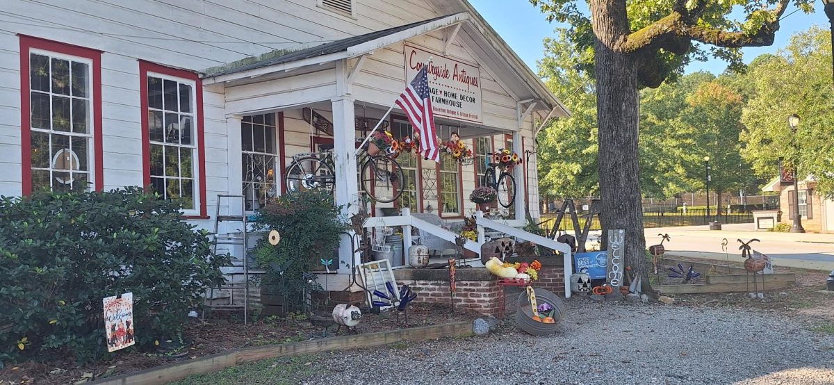 Countryside Antiques serves as the heart of the festival.