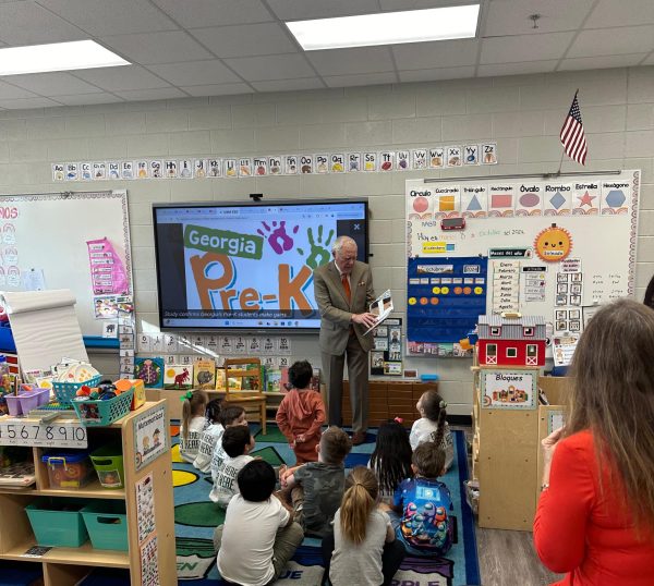  Former Georgia Governor Nathan Deal  read to students at Sandra Dunagan Deal Elementary School on Oct. 8. 