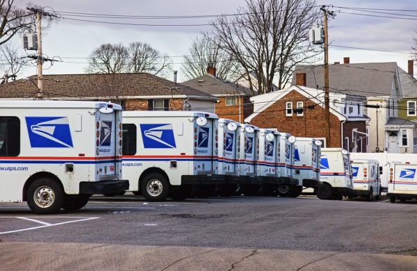 President Donald Trump plans to change the U.S. Postal Service from a public to a private agency under the Commerce Department.  

 