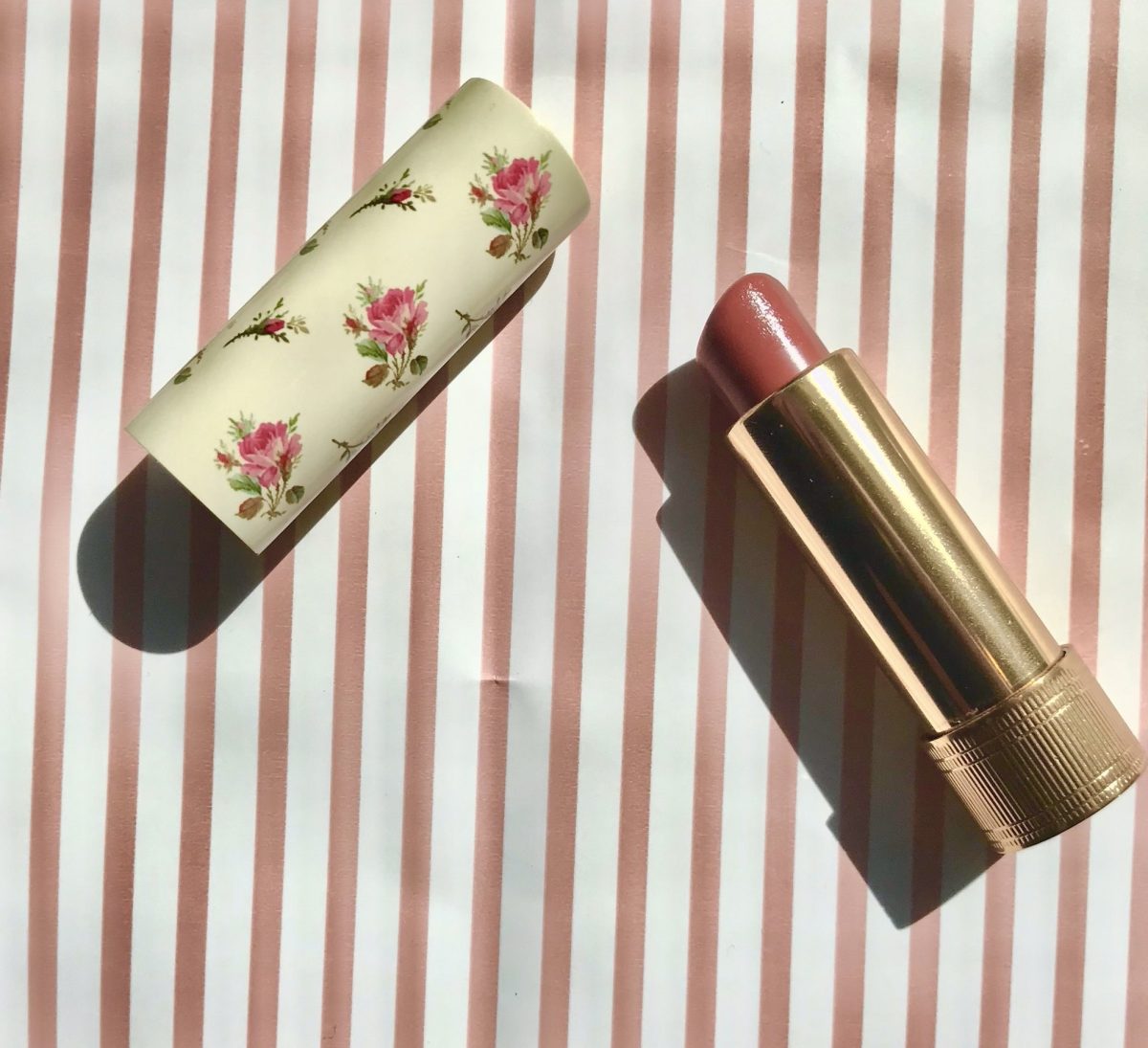 The Lipstick Index suggests that the sale of lipstick and economic growth are inversely related. 